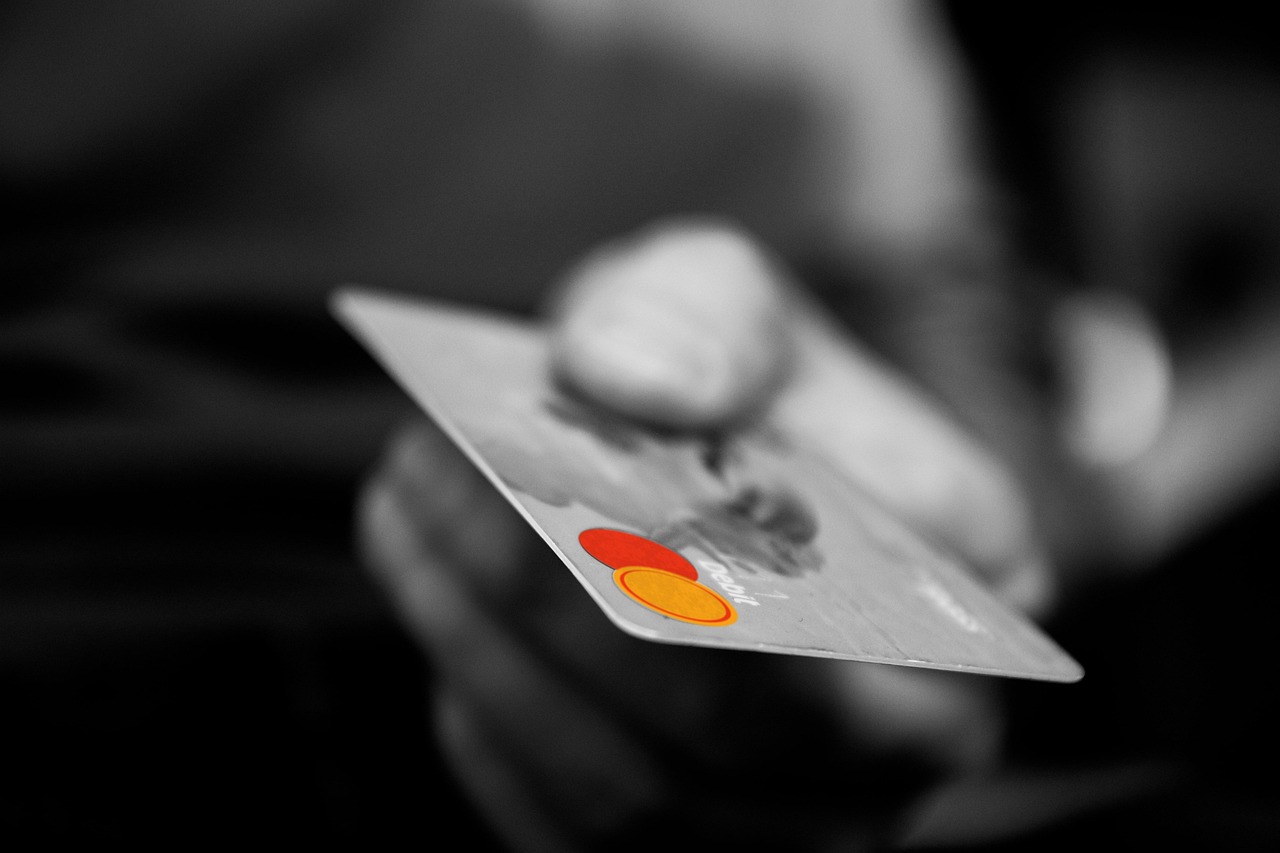 自己破産後にクレジットカードはどのように利用できるのか？